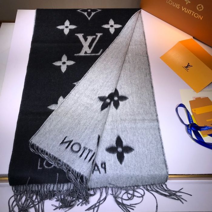 Louis Vuitton Scarf LV00038